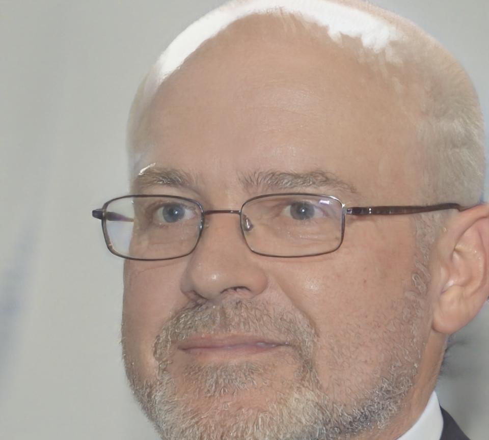 Portrait de Marc Dubois, Formateur Senior chez delquronamysti